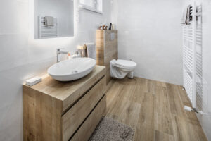 Kúpeľňa s drevom